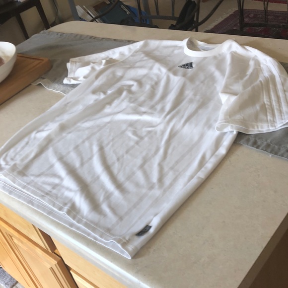 Adidas basketball shirt - Picture 5 of 6